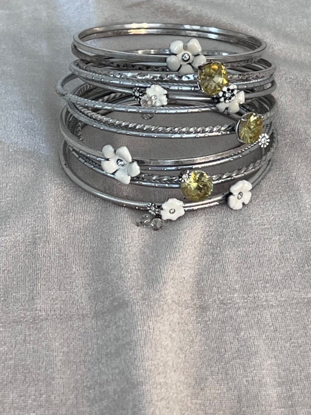 Flower Bangle Set - Picture 3 of 3